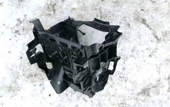 Volkswagen Golf VI Fuse box cover 1K1941397