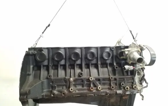 Lexus IS 200-300 Engine block 