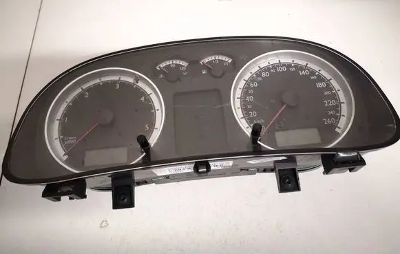 Volkswagen Bora Speedometer (instrument cluster) 1j5920806g