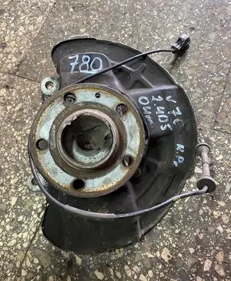 Volvo V70 Front wheel hub