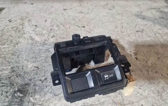 Subaru Outback Wing mirror switch