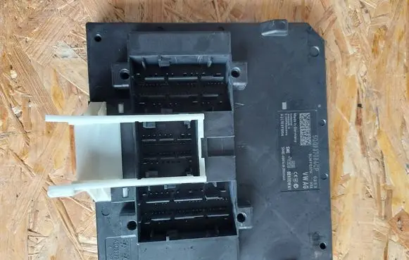 Volkswagen Tiguan Comfort/convenience module 5Q0937084CP