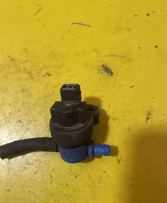 Mercedes-Benz C W203 Turbo solenoid valve 0004703693