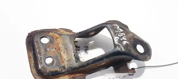 Subaru Legacy Bracket in trunk/boot 