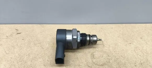 BMW 3 E90 E91 Fuel main line pipe 0281002949