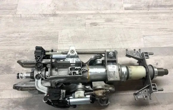BMW 5 F10 F11 Steering wheel axle P10768701 1056004G