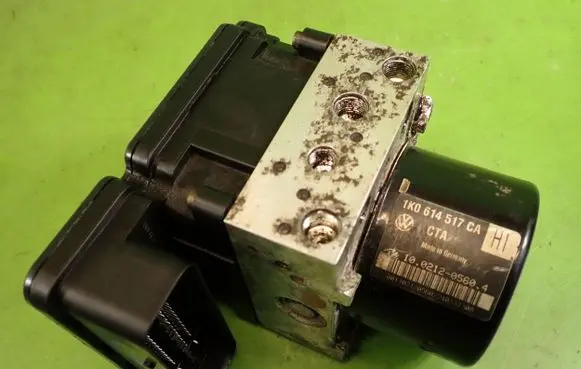 Skoda Octavia Mk2 (1Z) ABS Pump