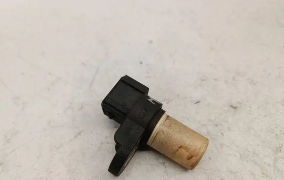 Hyundai Matrix Camshaft position sensor 3935022600