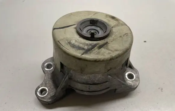 Mercedes-Benz C W205 Engine mount bracket A2052407800 2052407800