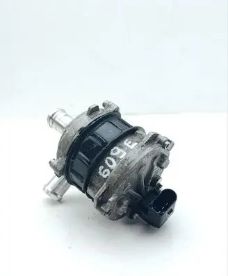 Porsche Taycan 9J1 Water pump 9J1965567E