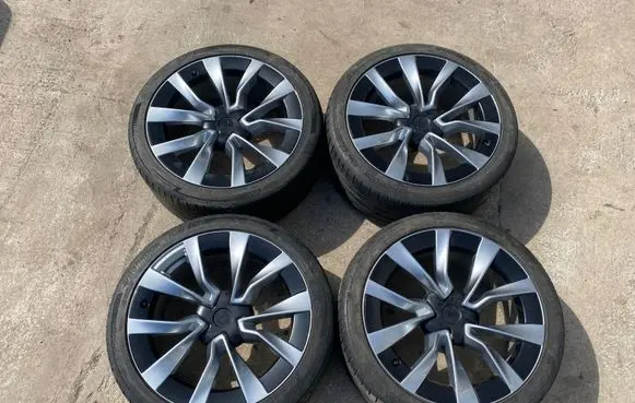 Tesla Model 3 Highland R19 alloy rim