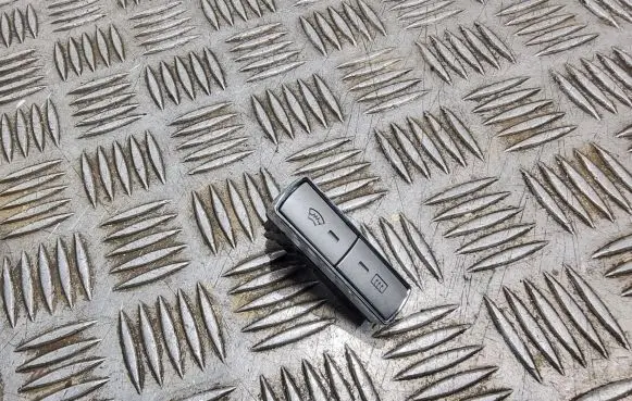 Ford Mondeo MK IV Windscreen/window heater switch 6m2t18k574ad