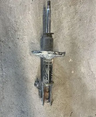 Toyota Avensis T220 Front shock absorber/damper 20334106 1A10102