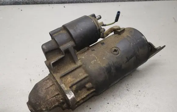 BMW 5 E34 Starter motor 0001218009