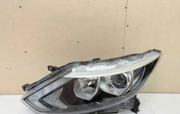 Nissan Qashqai Headlight/headlamp 10018013 10018014