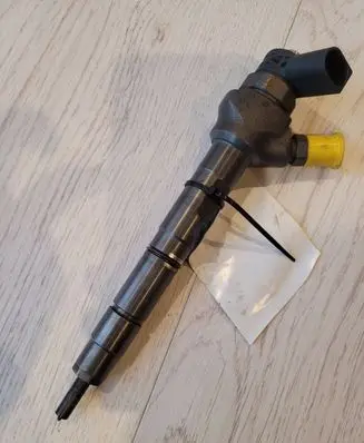 Volkswagen Golf VII Fuel injector 04L130277G