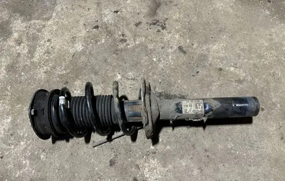 Volkswagen PASSAT B8 Front shock absorber/damper 3Q0413031BN