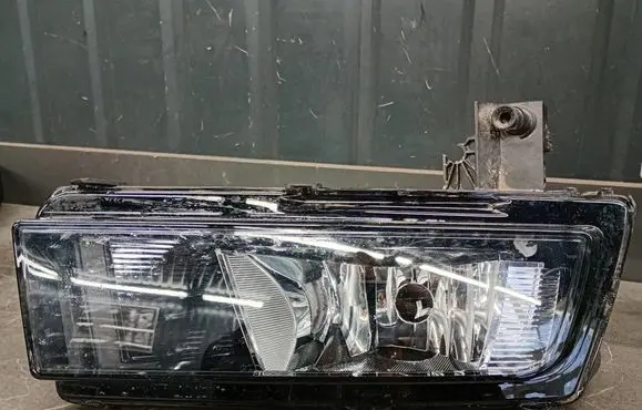 Volkswagen Touran III Front fog light 5ta941662a