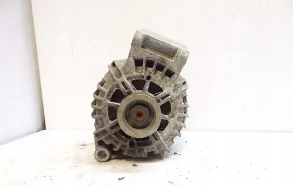 Ford B-MAX Generator/alternator AV6N-10300-HA