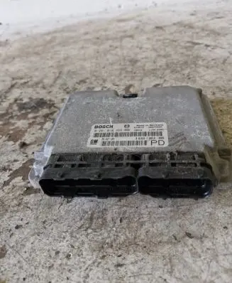 Opel Zafira A Engine control unit/module 24417169 28SA4802 0281010268