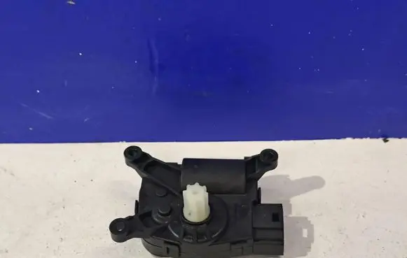Polestar 2 A/C air flow flap actuator/motor 32226714