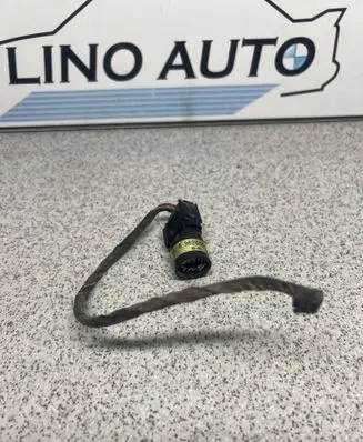 Air conditioning (A/C) pressure sensor