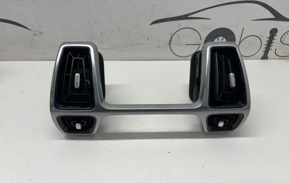 KIA Sorento IV Dash center air vent grill 84740P2100