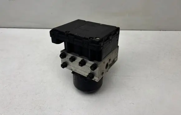Volkswagen Golf IV ABS Pump 1J0907379P 1J0614117D