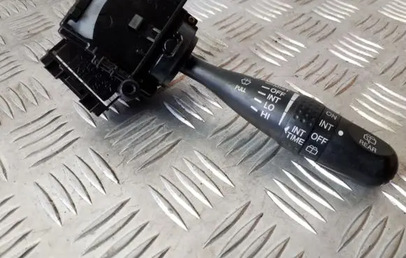 Suzuki Grand Vitara II Wiper control stalk