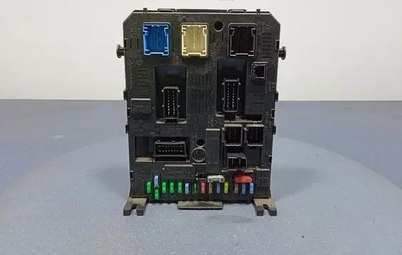 Citroen Berlingo Fuse box set 981218948002