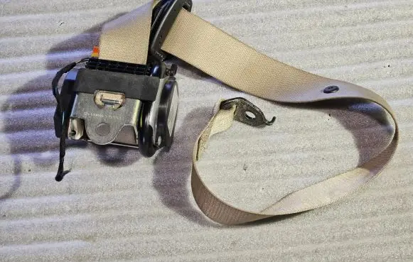 Mercedes-Benz GL X166 Third row seat belt 620615700 A1668601786 A16686017868P19