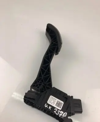Volkswagen Golf VII Accelerator throttle pedal 5Q1723503H