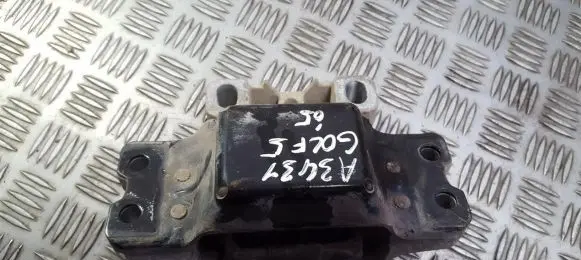 Volkswagen Golf V Engine mount bracket 1K0199555
