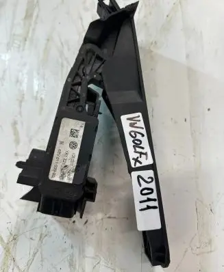 Volkswagen Golf Plus Accelerator throttle pedal 1K1721503AL 6PV01103900 0631