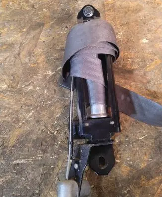 Volvo S60 Front seatbelt