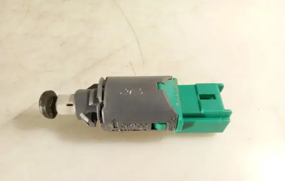 Clutch pedal sensor