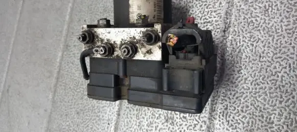 Skoda Octavia Mk2 (1Z) ABS Pump