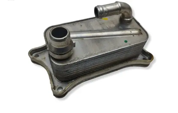 Audi Q7 4M Engine oil radiator 06E117021J 87609878 7320450
