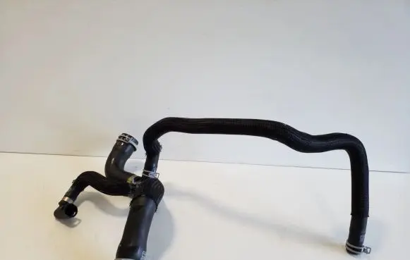 Engine coolant pipe/hose