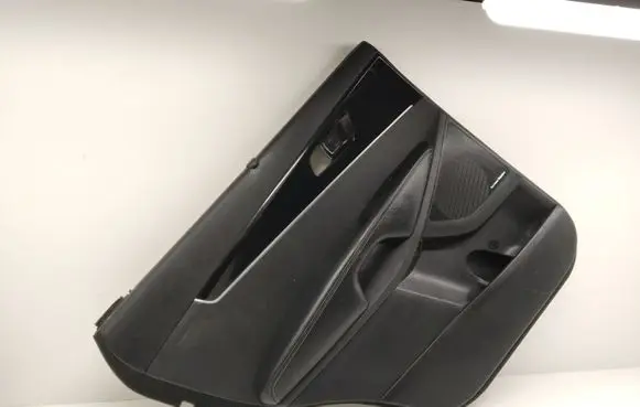 KIA Sorento Rear door card panel trim