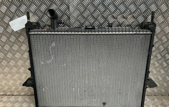 Land Rover Discovery 4 - LR4 Coolant radiator AH328005BA