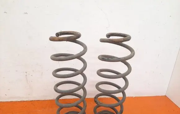 Volkswagen Golf IV Rear coil spring