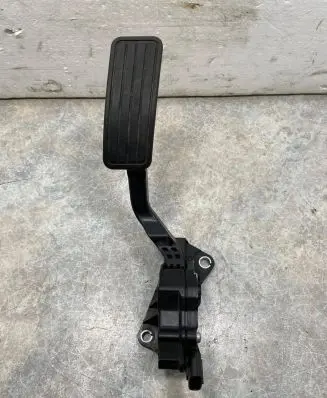 Subaru Forester SH Accelerator throttle pedal 36010SA060 090VS01099
