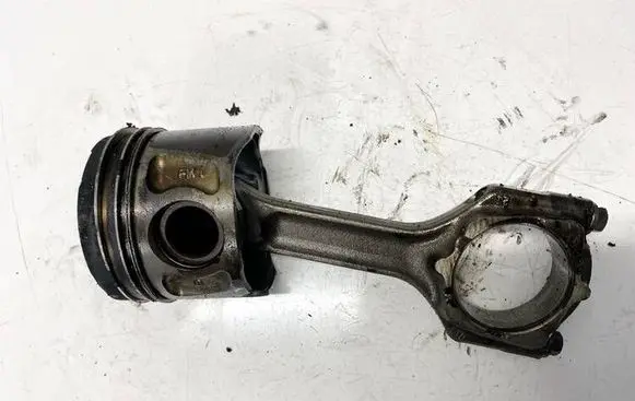 Opel Insignia A Piston with connecting rod 