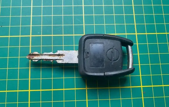 Opel Astra G Ignition key/card 