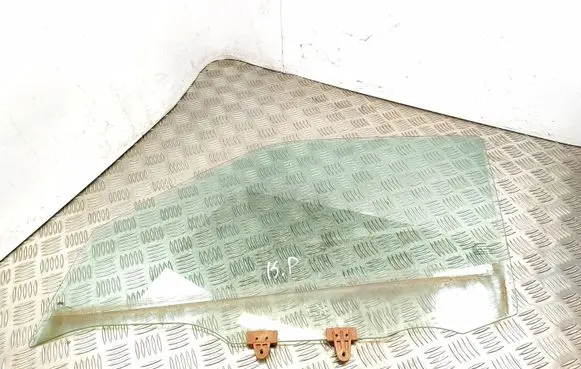 Nissan Juke I F15 Front door window glass four-door 43R007951