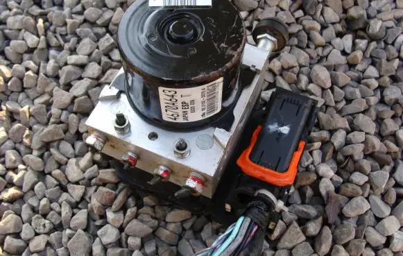 Mitsubishi Outlander ABS Pump 4670A643