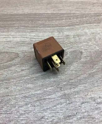 Opel Vectra B Other relay 0332209136 90491314