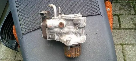 Volvo XC60 Fuel injection high pressure pump 31432135 03L11827 HP5S0060