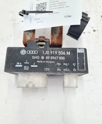 Coolant fan relay